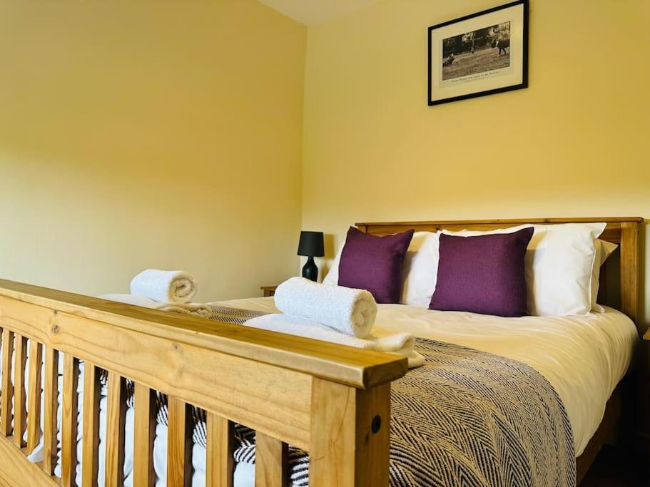 Upper Caerfaelog Farmhouse Llanbister 외부 사진