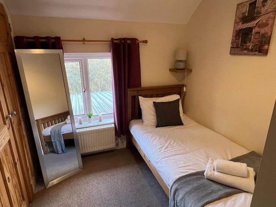 Upper Caerfaelog Farmhouse Llanbister 외부 사진